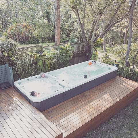 spa jacuzzi extérieur